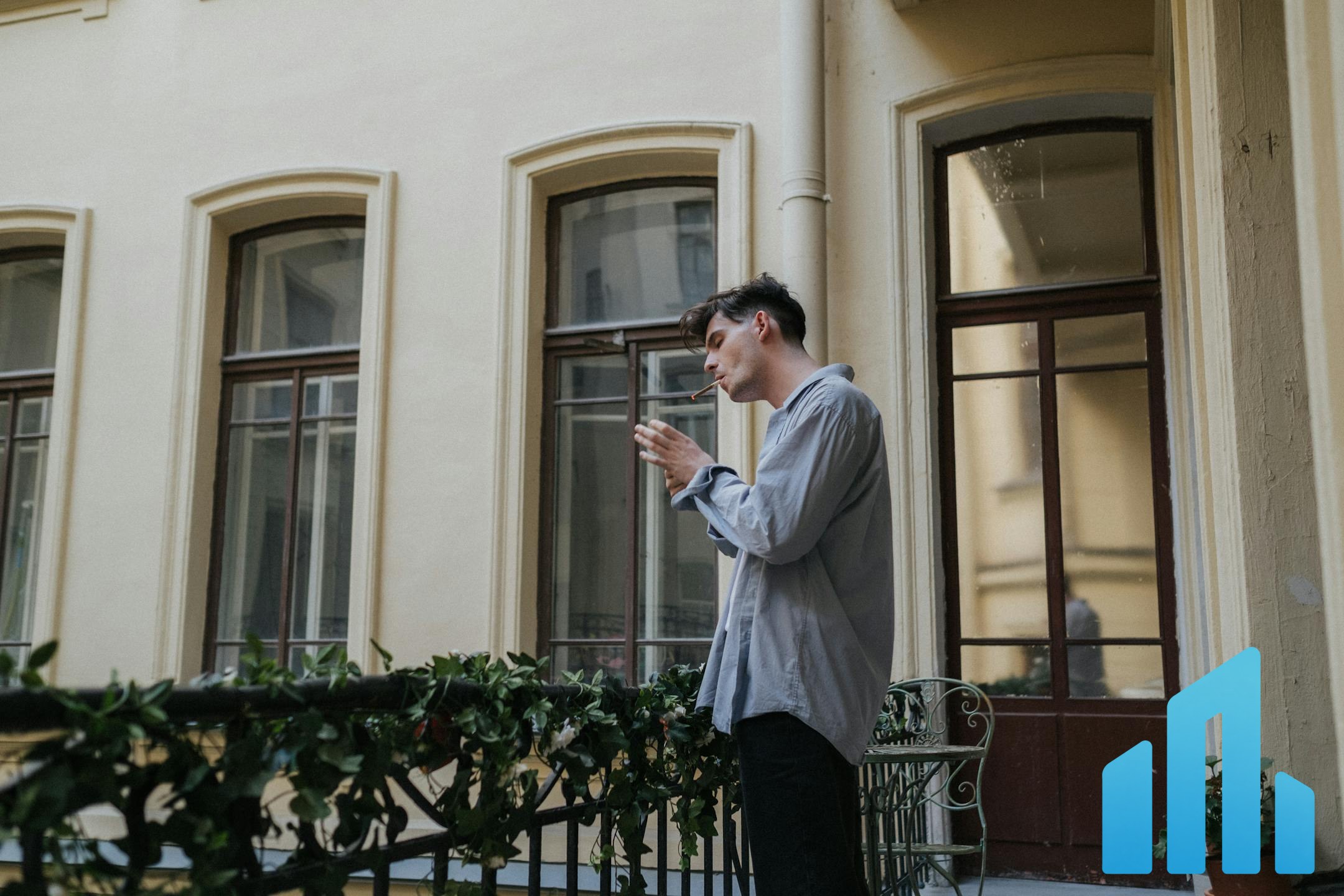Komşum Apartmanda Sigara İçiyor: Engelletebilir miyim? (KMK + 4207 sayılı Kanun)